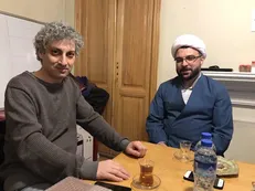 دلجویی مسئول سازمان اوقاف از آقای بازیگر + عکس