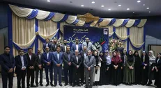 تقدیر از خانواده شهید نوری و مرحوم مردوخی در مراسم روز خبرنگار
