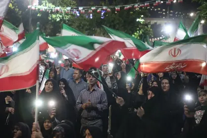 ۷۴ شب در خیابان برای اقتدار ایران+ تصاویر