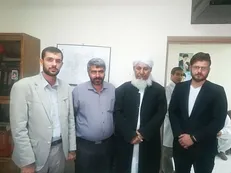 دیدار قائم مقام گروه جهادی دانشگاه علوم پزشکی زاهدان با امام جمعه اهل سنت خاش