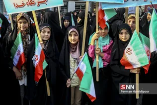دختران انقلاب