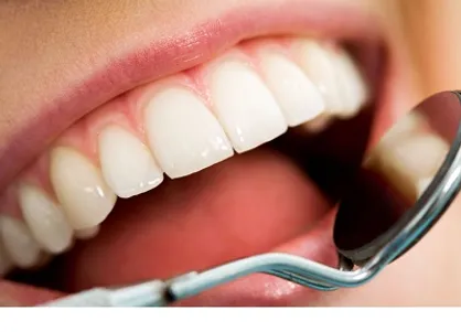 چگونگی محافظت از دندان در دوران سالمندی/ راهکار&zwnj;های کاهش بوی بددهان