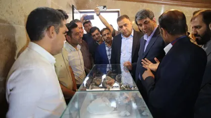 نمایشگاه گوهرسنگ و شهاب&zwnj;سنگ&zwnj;های ایران در زرند افتتاح شد