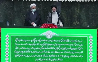 حجت الاسلام رئیسی به عنوان هشتمین رئیس جمهور جمهوری اسلامی ایران سوگند یاد کرد