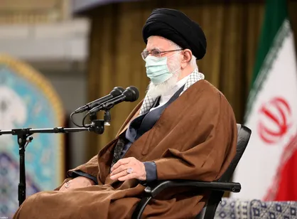 رهبر انقلاب: آمارهای اقتصادی دهه ۹۰ انصافا خرسند کننده نیست / نارضایتی مردم از کیفیت خودرو به حق است / گلایه از افزایش قیمت لوازم&zwnj;خانگی
