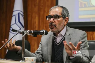 سخنرانی دکتر رستمی عضو هیئت علمی دانشگاه