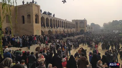 ادامه اعتراضات کشاورزان اصفهانی زیر باران + فیلم