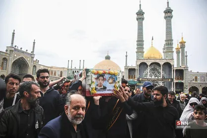 تشییع پیکر دانش&zwnj;آموز شهید محمد&zwnj;حسین دهقان آخرین بازمانده خانواده سردار شهید اسماعیل دهقان