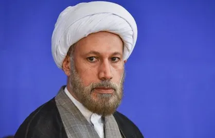 امام جمعه شیراز خطاب به استاندار جدید: مطمئن باشید دست یاری مردم متدین فارس با شماست