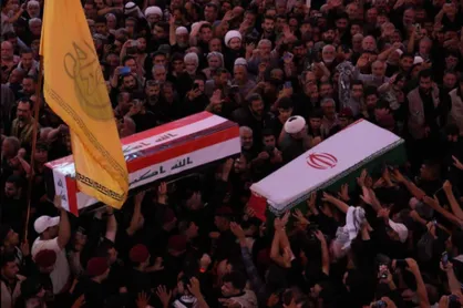 فریاد &laquo;مرگ بر آمریکا&raquo; در حرم امام حسین(ع)؛ بدرقه شهدای حمله آمریکا و عربستان در کربلا + فیلم
