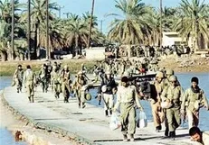 اکران عکس‌های جنگی در پایتخت