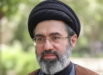 تصاویری از کلاس درس خارج فقه رهبر انقلاب، آیت الله سید مجتبی حسینی خامنه&zwnj;ای + فیلم