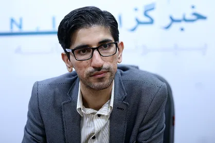 آهنگ &laquo;سردار سلیمانی&raquo; را برای مردم ساختم نه مسئولین/ بعضی از خواننده&zwnj;ها مخاطب را احمق فرض می&zwnj;کنند/ همه چیز گوش می&zwnj;کنم جز صدای زن
