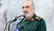 ما با هرکسی که عزت ملت ایران را هدف بگیرد مقابله می‌کنیم