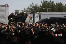 ببینید/رهبر شهید انقلاب با استقبال مردم به زادگاه خود بازگشت