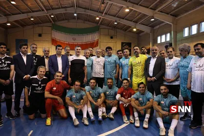 دیدار دو تیم فوتبال پیشکسوتان و تیم کارگری با حضور پزشکیان