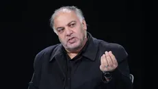 رئیس فدراسیون نباید با سرنوشت بچه‌های مردم بده‌بستان کند/ فدراسیون مسئول سالن‌سازی در دانشگاه‌ها نیست