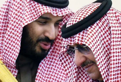 بوسه فریب بن سلمان بر دست ولیعهد سابق