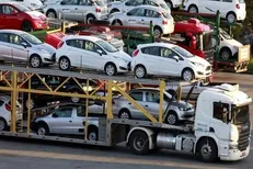 خودرو‌های وارداتی به پشت مرز رسیدند