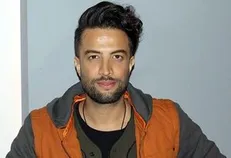 علت ممانعت صداوسیما از مجری‌گری بنیامین در تلویزیون