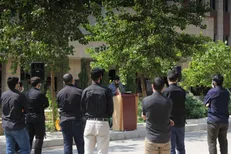 دانشجویان انقلابی دانشگاه آزاد تهران شمال در محکومیت هتک حرمت پیامبر(ص) تجمع کردند