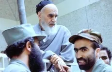 مادر شهیدان جنگروی در روز ولادت عقیله بنی هاشم به دیدار فرزندان شهیدش شتافت