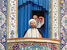 انتقاد از وضعیت نامطلوب مبلمان شهری/فقر واقعی، آن است که ستون فقرات یک خانواده بر اثر فشار اقتصادی خم شود