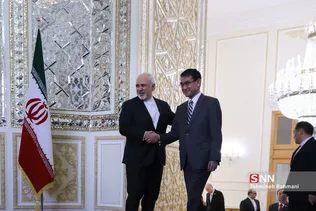 دیدار ظریف با وزیر امور خارجه ژاپن