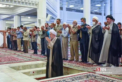 اقامه نماز عید قربان در حرم مطهر شاهچراغ(ع) شیراز