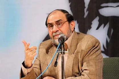 بدون تعارف و خجالت علیه مفاسد مسئولین موضع بگیرید/ جامعه ای که از نسبت به عملکرد حاکمان بی تفاوت باشد مرده است