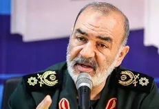 سرلشکر سلامی: لباس خدمت را هرگز از تن به در نخواهیم کرد / زیباترین آرزوی ما قربانی شدن برای اهداف مردم است