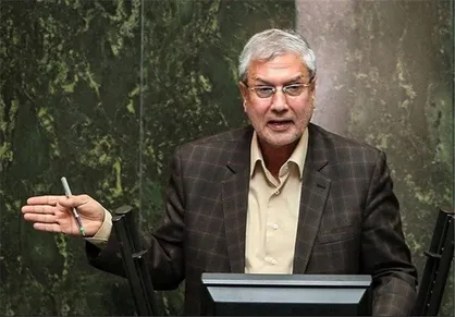 حاشيه&zwnj;اي بر دفاعيات وزير محترم كار/ دفاعیات نشان از ناکارآمدی ربیعی دارد