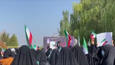 روایت آنچه در دانشگاه زنجان رخ داد / فحاشی و اهانت به دختران محجبه مقابل سلف دانشگاه!