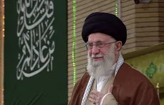 رهبر انقلاب: مبارزه با فساد نقطه قوت نظام است / هر کسی با انتخابات مخالفت کند با جمهوری اسلامی و اسلام مخالفت کرده است + فیلم