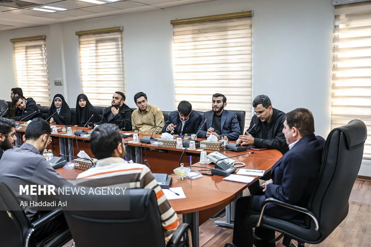 دیدار مخبر با دانشجویان