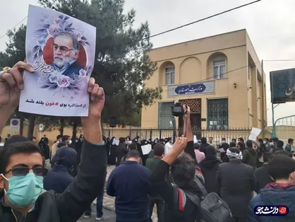 تجمع اعتراض&zwnj;آمیز جوانان یزدی برگزار شد / شعار دانشجویان: مذاکره مجدد پاسخ ترور مجدد نیست! + عکس