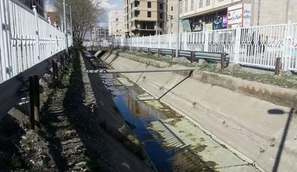 نجات دو کودک سقوط کرده در کانال آب فردیس