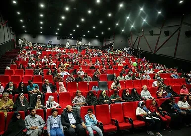 فروش ۴۴ میلیاردی سینما در دومین هفته‌ی مرداد