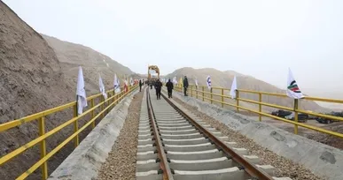 قرارداد ۲۰ ساله مرکز لجستیک اینچه‌برون با حضور معاون رئیس‌جمهور امضا شد