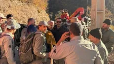 اعزام محیط‌بانان تازه‌نفس از چهار استان برای مهار آتش الیت