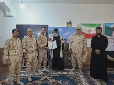 تجلیل از خانواده شهید مهرداد طاهری آرپناهی توسط مرزبانان خوزستان