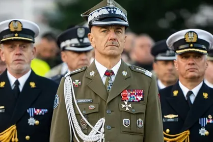 ژنرال لهستانی، روسیه را به بمباران سن&zwnj;پترزبورگ تهدید کرد!