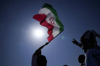 بیانیه علیه تبیین؛ واکنش&zwnj;های افراطی را کش ندهید! / سیاست زدگی مردم را کلافه و خسته می&zwnj;کند
