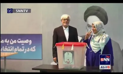 عارف با حضور در حسینیه جماران رای خود را به صندوق انداخت