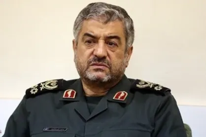 اکثر نوابغ و شهدای جنگ زیر ۳۰ سال داشتند/ هیچ نظامی به اندازه نظام جمهوری اسلامی به مردم وابسته نیست