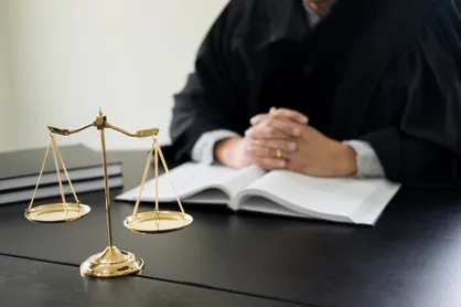 اظهارات ضد و نقیض از آمار وکلا / نبود شفافیت در بازار خدمات حقوقی