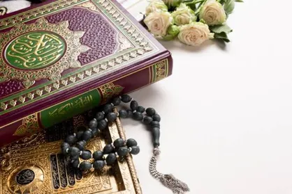 طریقه ختم سوره واقعه در روز دوشنبه اول ماه قمری + متن سوره واقعه