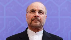 هدف دشمن از جنگ نظامی این بود که ایران درگیر جنگ داخلی شود