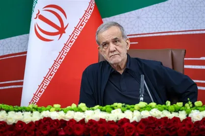 پزشکیان: در برابر قلدری سر خم نمی&zwnj;کنیم و یار و یاور مظلومان هستیم + فیلم