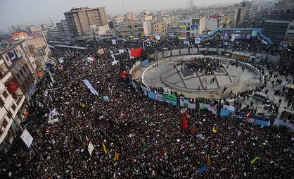 بصیرت قطب&zwnj;نمای عبور از فتنه&zwnj;ها و ضرورت نظام تربیتی
